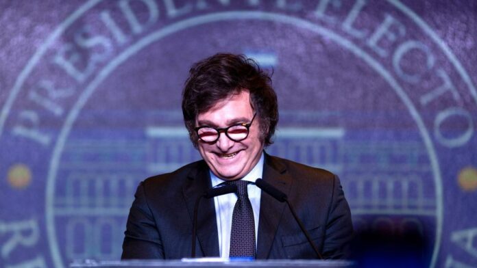 Javier Milei es el nuevo presidente de Argentina El candidato oficialista a la Presidencia de Argentina, Sergio Massa, reconoció este domingo su derrota en el balotaje, que dio el triunfo -aún sin cifras oficiales- a su oponente, el líder de La Libertad Avanza (ultraderecha), Javier Milei, quien será próximo mandatario del país desde el 10 de diciembre.