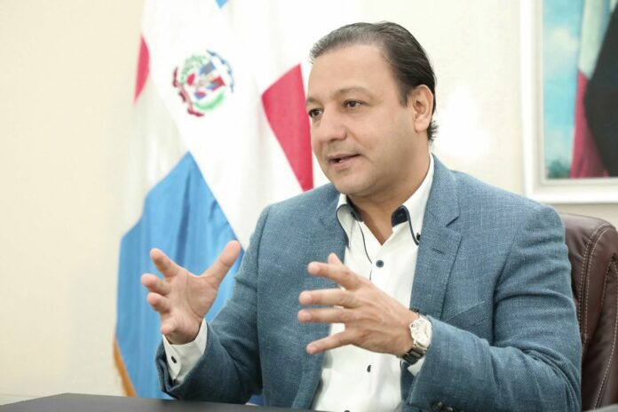 El candidato presidencial por el Partido de la Liberación Dominicana, Abel Martínez, presentó este martes su plan para garantizar la seguridad ciudadana y combatir la delincuencia.