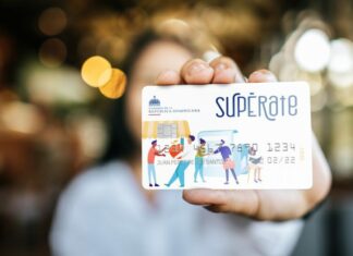 Caos durante proceso para cambio de plástico tarjeta Supérate