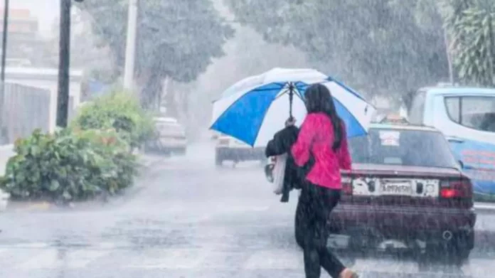 La Oficina Nacional de Meteorología (Onamet) informó que por la incidencia de la vaguada se registrarán lluvias esta tarde hacia localidades de La Altagracia, El Seibo, La Romana, Hato Mayor, San Pedro de Macorís, Monte Plata, el Gran Santo Domingo, Sánchez Ramírez, Monseñor Nouel, San José de Ocoa, La Vega, Azua, entre otras provincias aledañas.