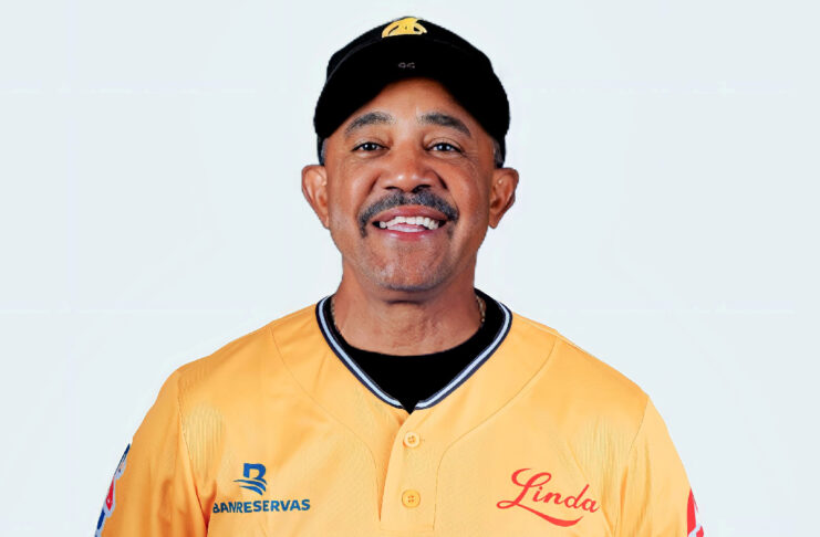 Tony Peña: «Estoy aquí porque soy aguilucho, pero advierto que no tengo una varita mágica» Con un espíritu aguilucho ardiente y un llamado a la realidad, Tony Peña fue presentado como el nuevo manager de las Águilas Cibaeñas. En sus primeras palabras, Tony afirmó: "Yo soy aguilucho y por eso estoy aquí", al tiempo que recalcó que no posee una varita mágica para cambiar el rumbo de inmediato.