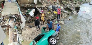 El Centro de Operaciones de Emergencia (COE) elevó a 30 el número oficial de fallecidos como consecuencia de las lluvias torrenciales que afectaron al país durante el fin de semana y que también dejaron miles de desplazados, daños en viviendas e infraestructuras así como cortes de luz y agua.