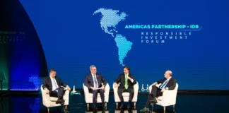 El presidente Luis Abinader inició su agenda de hoy jueves en Washington con su participación en el Foro de Inversión Responsable Alianza de las Américas.