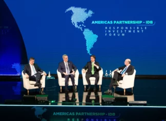 Presidente Luis Abinader participa en Foro del BID en Washington El presidente Luis Abinader inició su agenda de hoy jueves en Washington con su participación en el Foro de Inversión Responsable Alianza de las Américas.