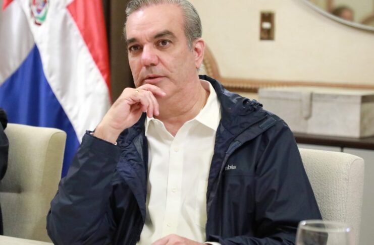 El presidente de la República, Luis Abinader, visitará este lunes diversas zonas afectadas por las fuertes lluvias ocurridas en el territorio nacional y provocadas por un disturbio tropical.