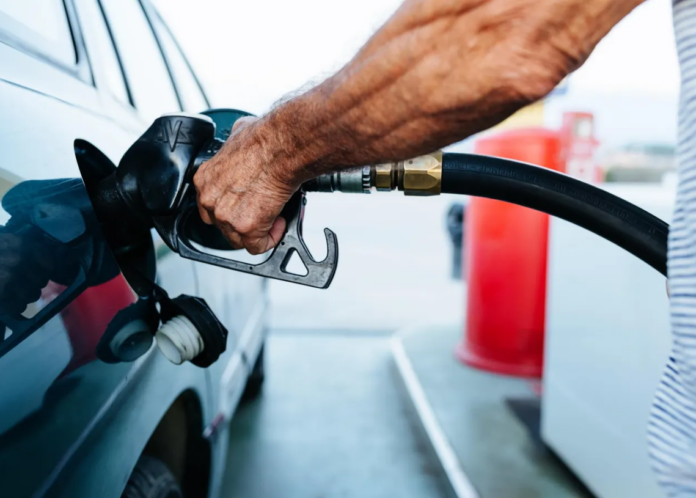 Precio de algunos combustibles bajarán a partir de este sábado 25