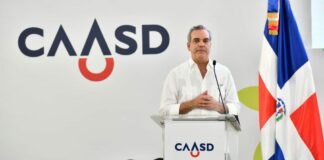 El presidente de la República, Luis Abinader junto al director general de la Corporación del Acueducto y Alcantarillado de Santo Domingo (CAASD), Felipe Suberví (Fellito), dejó inaugurado el moderno parque ambiental Cristo Park, construido sobre los 1.5 km de la antigua cañada saneada de la Tiradentes que beneficiará a más de 350 mil personas.