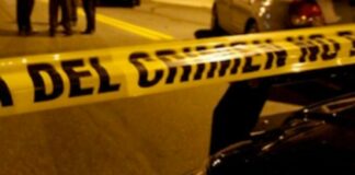 La policía de Nueva York informó que tras recibir este domingo una llamada que alertaba de una persona herida dentro de un edificio de departamentos en el barrio de El Bronx, elementos de la corporación acudieron durante la mañana hasta el sitio indicado y encontraron a dos personas muertas, una mujer y un niño de 5 años, mientras que el hombre fue hallado ayer sin signos vitales.