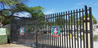 El alcalde Anse-à-Pitre, Harry Bruno, fue herido luego de sostener una discusión con un periodista, teniendo que ser trasladado a un hospital en Pedernales.