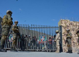 Indican falta control frontera amenaza la estabilidad de Haití La falta de control en el lado haitiano de la frontera amenaza la estabilidad de Haití y contribuye a la caída de la producción, advirtió la Asociación de Industrias de ese país (ADIH).