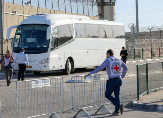 Hamás libera al primer grupo de rehenes israelíes