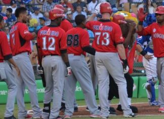 La gerencia de Operaciones de los Leones del Escogido comunicó la noche de este lunes que el equipo despidió al instructor de lanzadores Mark Brewer y que en su lugar estará de manera interina Alex Concepción.