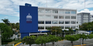 El Ministerio de Trabajo reitera a toda la colectividad empresarial y trabajadora de la República Dominicana, que el lunes 6 de noviembre, Día de la Constitución Dominicana, no se cambia.