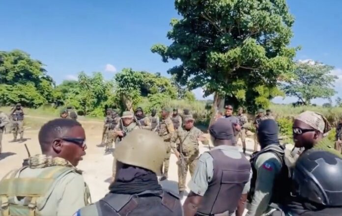 En un vídeo enviado a la redacción de este medio se observa cómo haitianos con pico, pala y machetes trataban de desenterrar una pirámide misma que delimita la línea fronteriza entre Haití y la República Dominicana, debido a qué la prensa Dominicana no tiene acceso a la zona de conflicto por la delicada situación se desconoce por el momento si los protestantes llegaron quitar el poliedro.