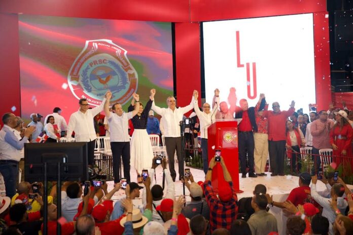 El Partido Reformista Social Cristiano (PRSC) presentó a Luis Abinader, ahora en el poder, como su candidato a la reelección para el 2024.