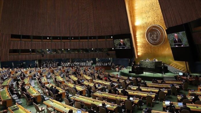 «Basta es basta»: La ONU exhorta el fin de la guerra en Franja Gaza Los jefes de 18 agencias de la ONU hicieron este lunes un llamado a parar la guerra entre Hamás e Israel frente a los continuos bombardeos del Ejército hebreo al enclave palestino, que ya dejaron un saldo de más de 10.000 muertos desde el inicio de la actual escalada.
