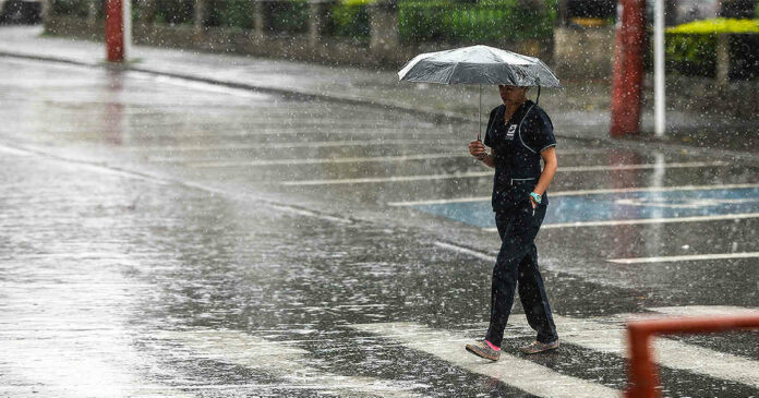 La Oficina Nacional de Meteorología (Onamet) informó que continuarán las lluvias este miércoles, debido a la incidencia de un disturbio meteorológico al sur de la isla y la aproximación de una vaguada.