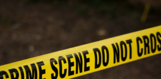 La Policía Nacional informó la muerte de dos personas tras un enfrentamiento a tiros en la calle Los Aviadores, del sector de Villa Juana en el Distrito Nacional, cerca de un centro comercial.
