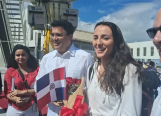 ¡Es oficial! RD recibe la turista número 10 millones