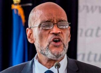 Haití reafirma voluntad de reanudar diálogo con República Dominicana El primer ministro de Haití, Ariel Henry, reafirmó su voluntad de garantizar un mejor control de las fronteras y de hacer todo lo posible por reanudar el diálogo con República Dominicana para normalizar las relaciones entre ambos países, deterioradas por la construcción de un canal en un río limítrofe.