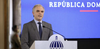 El Ministerio de Trabajo informó hoy que entre diciembre del 2023 y agosto del 2024 se realizarán 11 nuevos aumentos al salario mínimo sectorizado y se aplicarán tres ajustes adicionales ya acordados en el presente año.