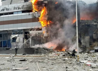 Rusia lanzó el mayor ataque aéreo contra Ucrania desde el comienzo de la invasión a gran escala, informó el ejército ucraniano a CNN, con un número sin precedentes de drones y misiles disparados contra objetivos en todo el país, que mataron a al menos 12 personas e hirieron a decenas más.