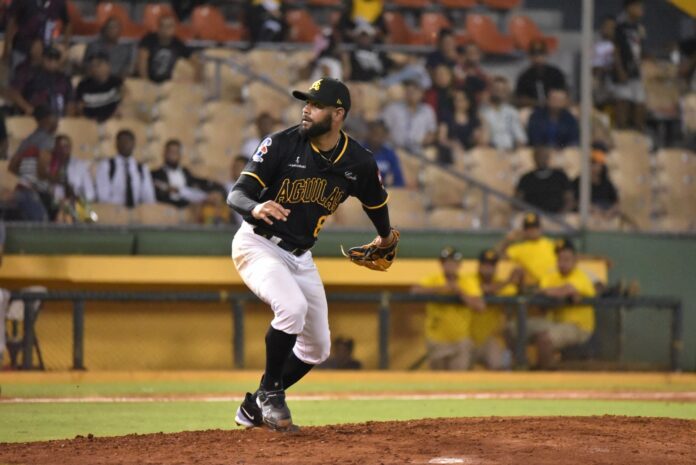 Los relevistas de las Águilas Cibaeñas lanzaron 8 entradas en blanco para imponerse 4-2 a los Gigantes en un duelo entre los equipos norteños celebrado anoche en el estadio Cibao, continuando con el torneo de béisbol profesional 2023/2024.