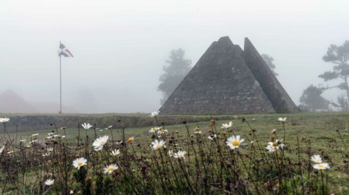 El amanecer de este martes trajo agradables temperaturas al municipio Constanza, manteniendo el patrón climatológico de la temporada invernal y marcando el primer descenso bajo cero en el Parque Nacional Valle Nuevo.