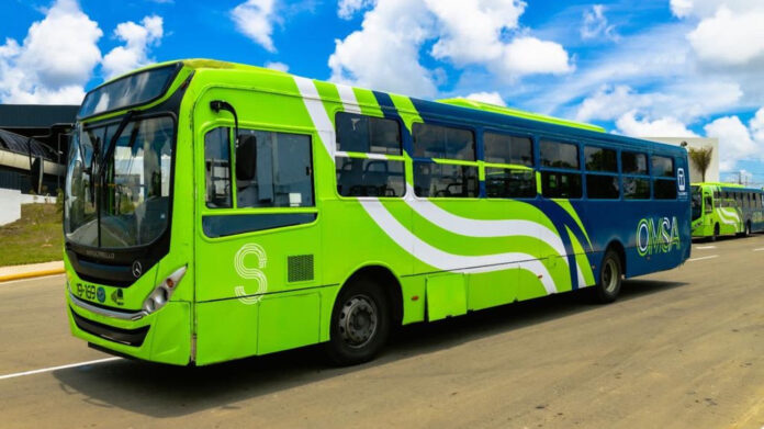OMSA da a conocer horario por Nochebuena y Navidad La Operadora Metropolitana de Servicios de Autobuses (OMSA) informó este viernes que sus autobuses estarán circulando en las calles durante celebración de Nochebuena y feriado de Navidad, pero que realizará cambios en sus horarios de servicio.