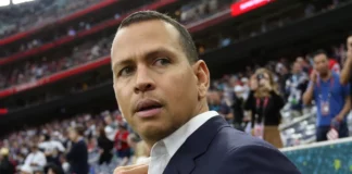 El exjugador dominicano de Grandes Ligas, Alex Rodríguez y Marc Lore tienen la posibilidad de ejercer su opción para adquirir la mayor cantidad de acciones de los Minnesota Timberwolves de la NBA y el Minnesota Lynx de la WNBA, según un reporte de Adrian Wojnarowski de ESPN.