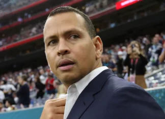 El exjugador dominicano de Grandes Ligas, Alex Rodríguez y Marc Lore tienen la posibilidad de ejercer su opción para adquirir la mayor cantidad de acciones de los Minnesota Timberwolves de la NBA y el Minnesota Lynx de la WNBA, según un reporte de Adrian Wojnarowski de ESPN.
