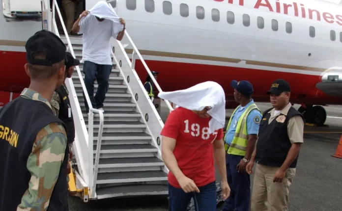 Estados Unidos ha repatriado este año a 4,139 exconvictos dominicanos, el mayor número registrado en los últimos 23 años.