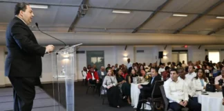 De 45 hospitales que fueron entregados a las comunidades construidos, remozados y equipados, 35 fueron con recursos propios del Servicio Nacional de Salud (SNS). La información fue dada a conocer por el doctor Mario Lama, director del SNS, al cumplir tres años de gestión, habló de logros y avances en la Red Pública de Servicios.