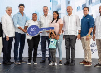 Presidente Abinader entrega más de 400 nuevos apartamentos del Plan Mi Vivienda en Santiago