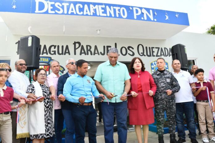 El Ministerio de Interior y Policía entregó un destacamento en la sección Los Quezada, Bonagua, La Vega, construido en colaboración entre las autoridades y un grupo de empresarios locales. Igual fue ofrecido un agasajo navideño a dirigentes comunitarios de la provincia.