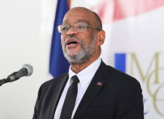 Primer ministro de Haití Ariel Henry, recibe delegaciones Kenya y EEUU El primer ministro haitiano, Ariel Henry, recibió a una delegación de Kenya junto a representantes del Gobierno estadounidense en el marco de los preparativos para el despliegue de una misión internacional de seguridad.
