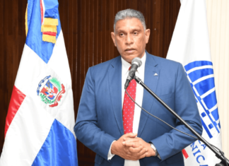Tiene que haber comprensión y tolerancia por parte de los ciudadanos y la Policía Nacional, dice Ministro de Interior y Policía El ministro de Interior y Policía, Jesús (Chú) Vásquez, se refirió a la «salvaje golpiza» que un agente de la Policía Nacional le propinó con un palo a un hombre, acción que va en contra de los lineamientos e instrucciones de transformación a la que está sometida la institución.