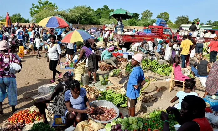 Sin la presencia de compradores y vendedores haitianos, por el cierre de la frontera, el Mercado Fronterizo de Dajabón estará abierto para el intercambio comercial a partir de este lunes 11 de diciembre.