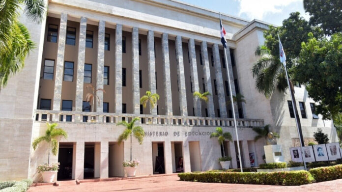 La Organización para la Cooperación y el Desarrollo Económicos (OCDE) difundió en el día de hoy los esperados resultados de la prueba PISA 2022, mostrando un alentador progreso de la República Dominicana luego de los descensos registrados en 2018.