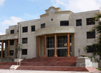 La Oficina Judicial de Servicios de Atención Permanente de Santiago impuso 12 meses de prisión preventiva, como medida de coerción, contra hombre que intentó evadir su responsabilidad penal por la comisión de delitos cibernéticos investigados bajo la Operación Discovery 2.0, y que fue sorprendido pretendiendo huir del país por el Aeropuerto Internacional de Las Américas José Francisco Peña Gómez.