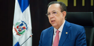 Faltando pocas semanas para que concluya el 2023, el gobernador del Banco Central de la República Dominicana, Héctor Valdez Albizu, proyectó una cifra basada en resultados concretos sobre cuánto crecerá (o creció) la economía local en el año: en torno al 2.5 %.