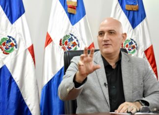 El ministro de Economía, Planificación y Desarrollo, Pável Isa Contreras, afirmó que la economía dominicana experimenta un cambio positivo y las proyecciones de expansión al cierre de este año son de un 2.5 por ciento.