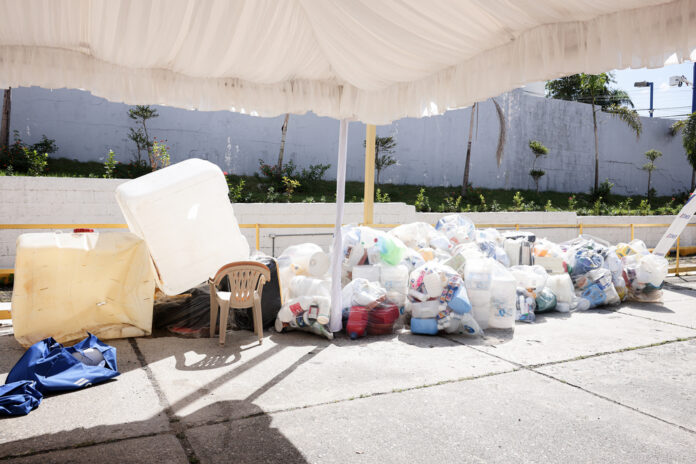 Voluntariado corporativo de Cemex recolecta más de mil libras de residuos para llevar sonrisas a comunidades