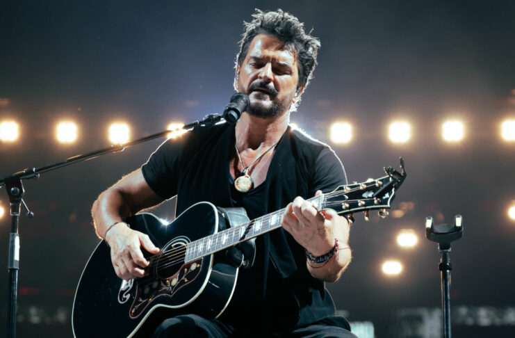 Ricardo Arjona se retira de los escenarios por problemas de salud Ricardo Arjona informó a través de sus redes sociales que, tras el último concierto ofrecido en Chile, “desparecerá” por algún tiempo, por problemas de salud.