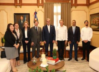 200 millones de dólares presta EE.UU a RD para impulsar las mipymes La Corporación Financiera de Desarrollo Internacional (DFC, siglas en inglés) de Estados Unidos anunció este martes que ha otorgado un préstamo de 200 millones de dólares a la República Dominicana dirigido a financiar a pequeñas empresas y mujeres empresarias.