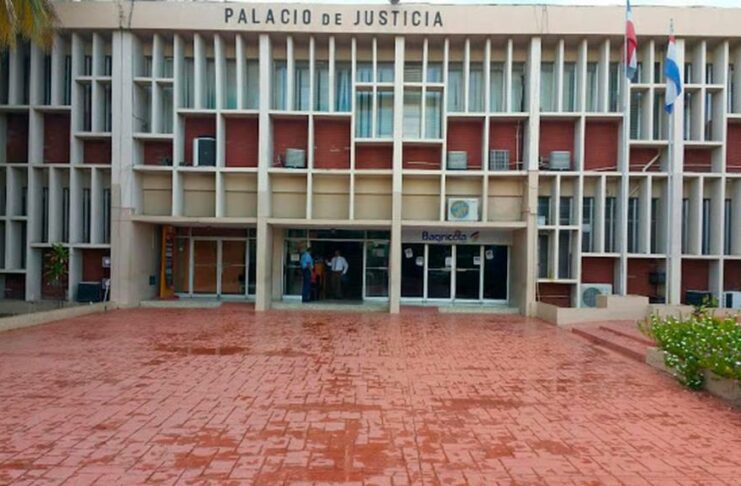 Siete personas escapan de cárcel preventiva en Villa Altagracia