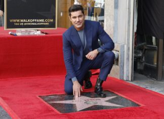 Zac Efron recibió una estrella en el Paseo de la Fama de Hollywood en una ceremonia en la que honró la memoria del actor Matthew Perry, fallecido el pasado 28 de octubre.