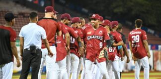 José Sirí disparó su jonrón quince en postemporada para ser el líder de los bateadores de los Gigantes del Cibao y darle el triunfo de 4-3 ante los Leones del Escogido este viernes por la noche en el Round Robin 36 la Liga Dominicana de Béisbol en la que se disputa la Copa Banreservas dedicada a Onfalia Morillo.