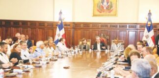 El presidente Luis Abinader y la vicepresidenta Raquel Peña encabezaron anoche el Consejo de Ministros y Directores, en el cual se abordaron temas sociales y económicos, incluido el cierre del Presupuesto Nacional 2023.
