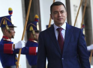 Presidente de Ecuador recibe amenazas de muerte El presidente de Ecuador, Daniel Noboa, dijo ayer en su intervención ante el Consejo de Seguridad de las Naciones Unidas en Nueva York que tanto él como miembros de su gabinete ministerial han recibido amenazas de muerte en los últimos meses, en medio de un incremento sin precedentes de la violencia en la nación andina.